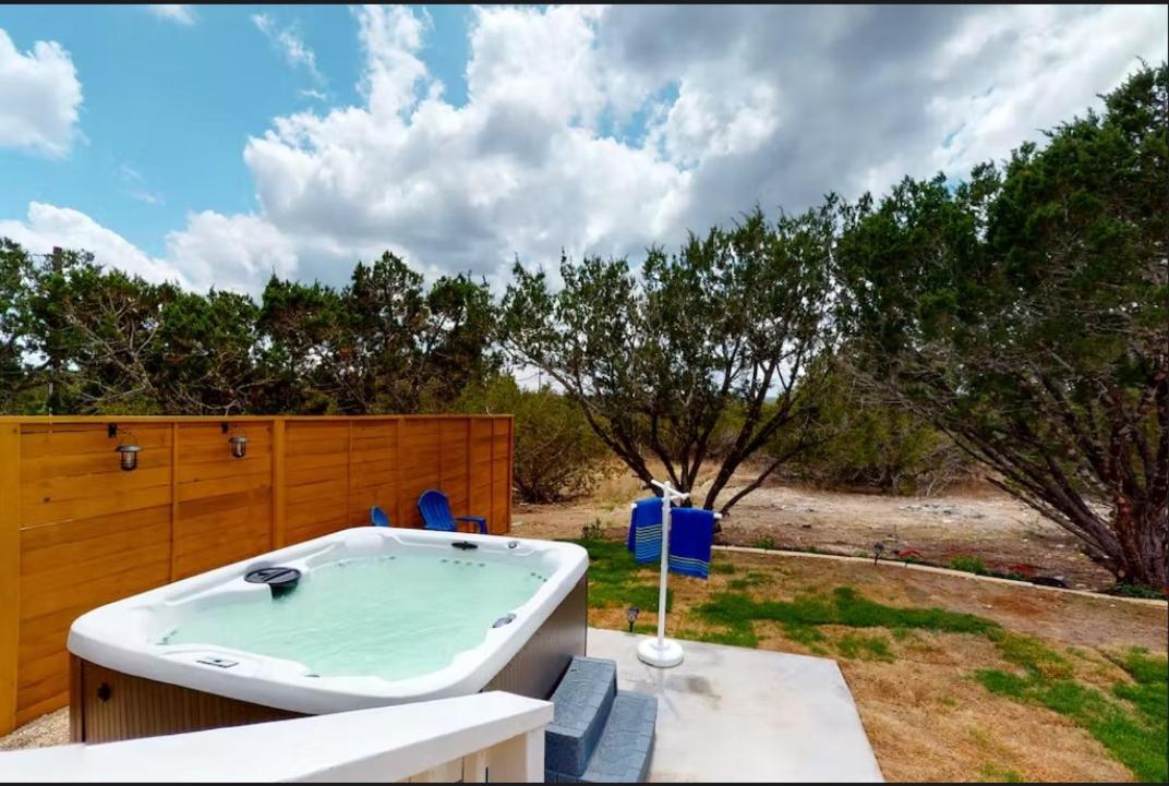 Hotel Blue Oasis In The Hill Country à Kerrville Extérieur photo